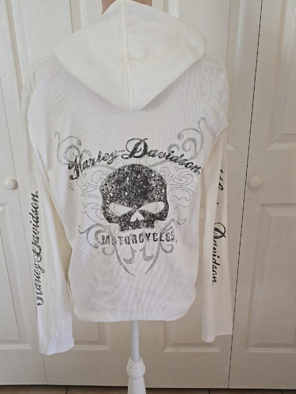Womens XL Harley DavidsonWhite Lace-Up Hooded Long Sleeve Top with Script Detail - Picture 3 of 10